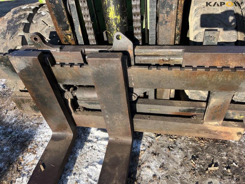 Clark 5 ton forklift 15