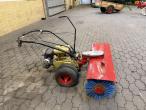 Clio tool carrier with broom 4