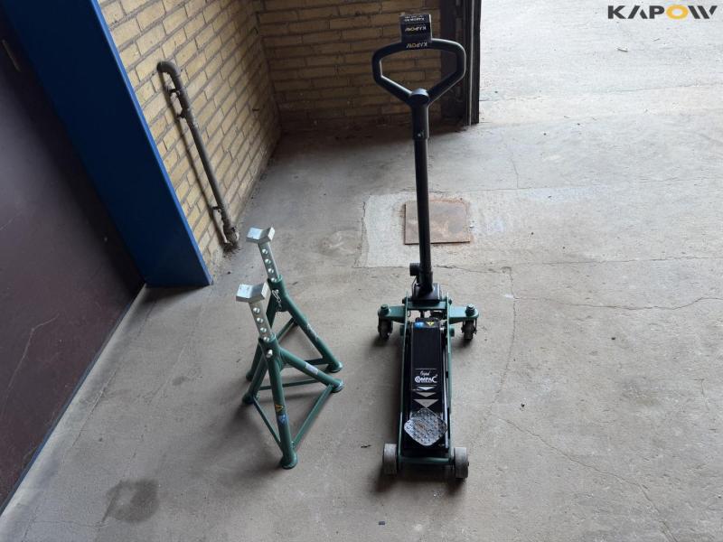 Compac 2T-C G4 jack and stands 2