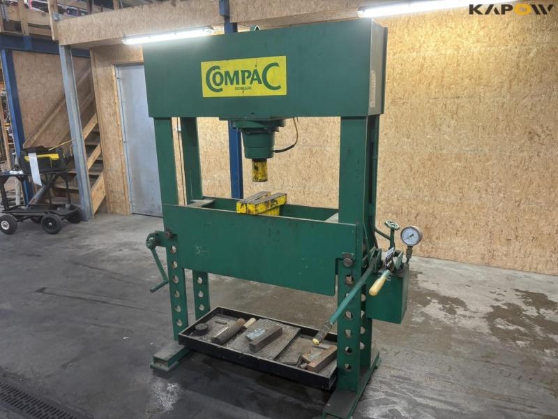 Compac HP60 baler 1