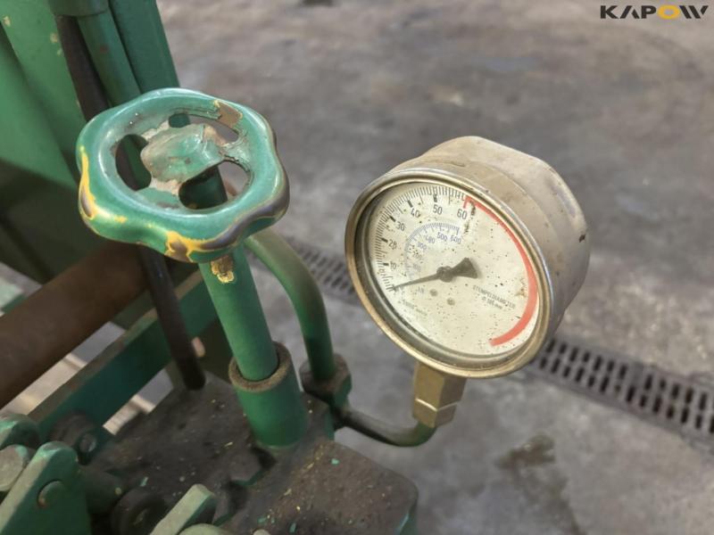 Compac HP60 baler 23