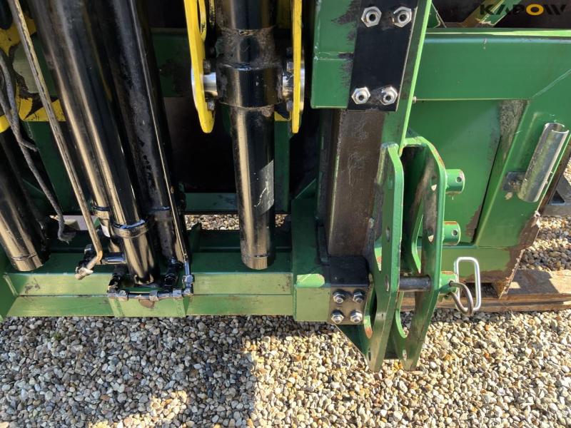 Compactree T-1500S with NETOP netting machine 12