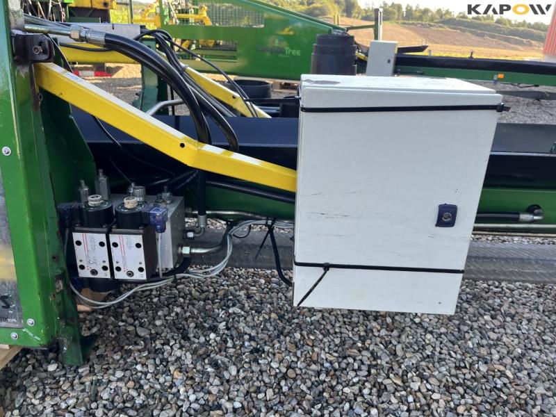 Compactree T-1500S with NETOP netting machine 28