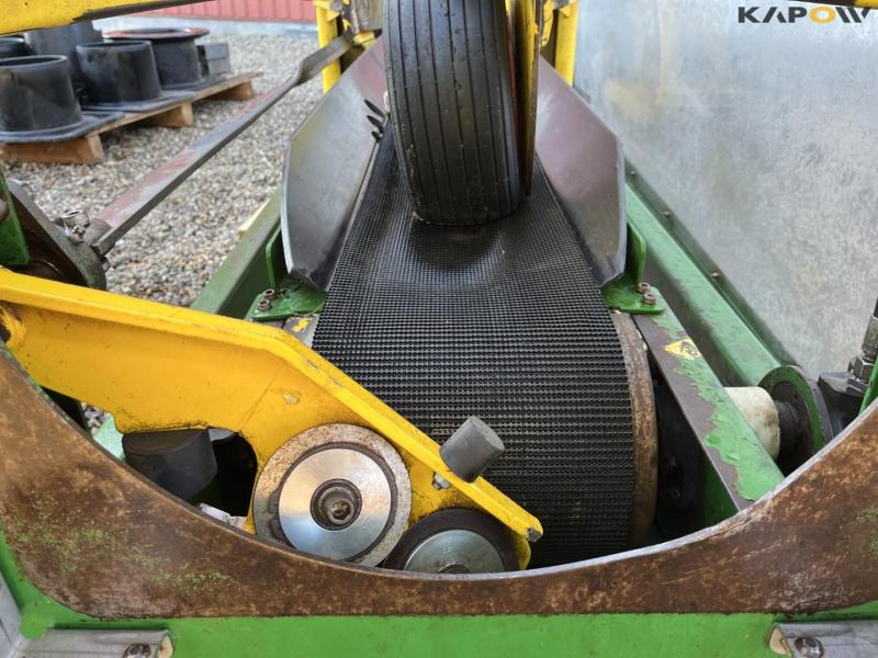 Compactree T-1500S with NETOP netting machine 32