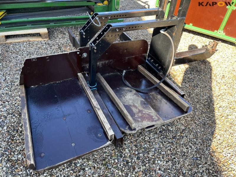 Compactree T-1500S with NETOP netting machine 39