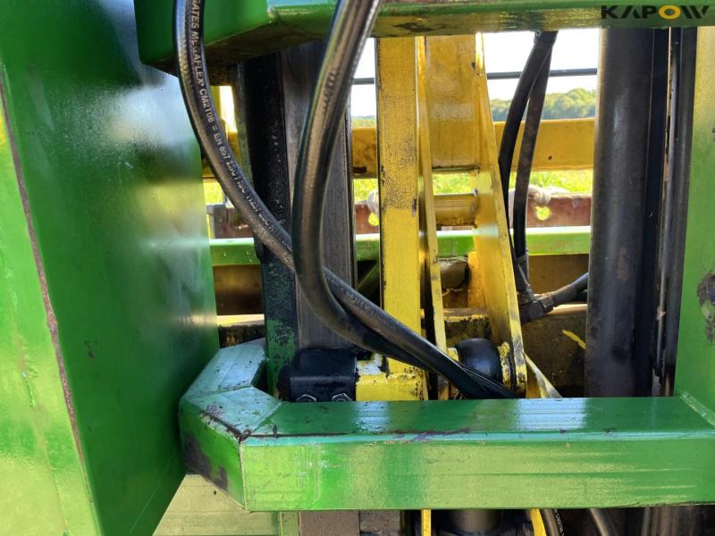 Compactree T-1500S with NETOP netting machine 8