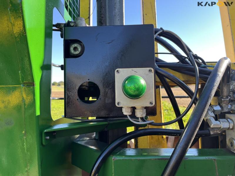 Compactree T-1500S with NETOP netting machine 9