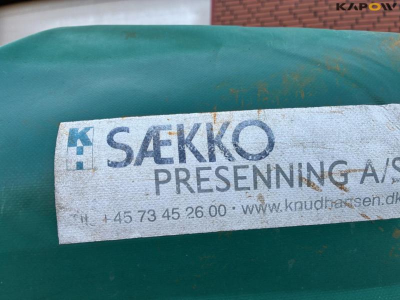 Container box with tarpaulin 23