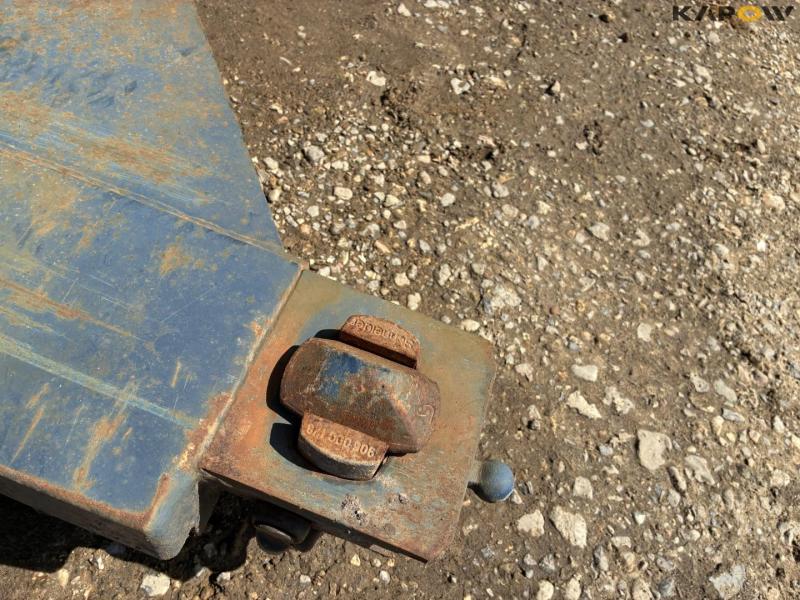 Container flatbed for hook and wire 10