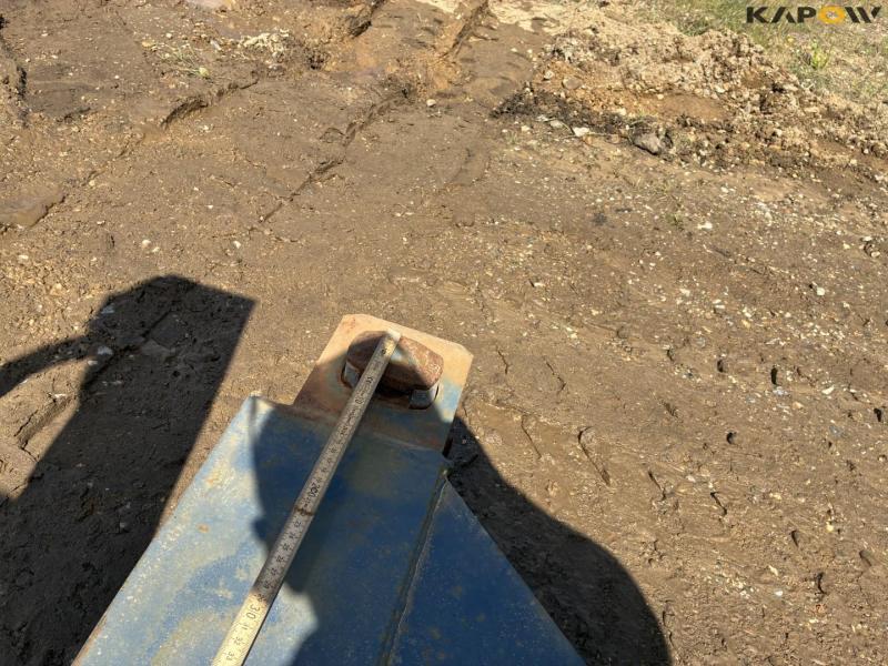 Container flatbed for hook and wire 11