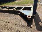 Container flatbed for hook and wire 15
