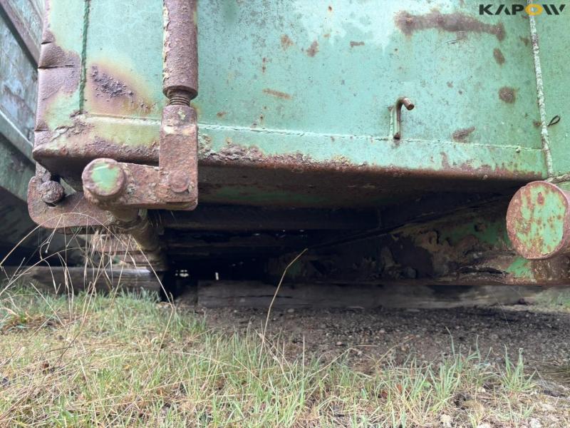 Container with hook lift 14