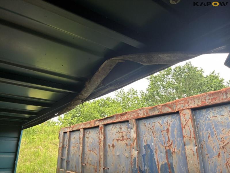 Container with tarpaulin roof and sides 31