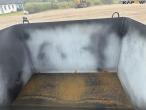Quick change container 15