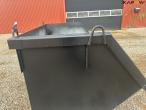 Quick change container 19