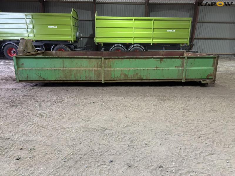 Container for hook and wire 8