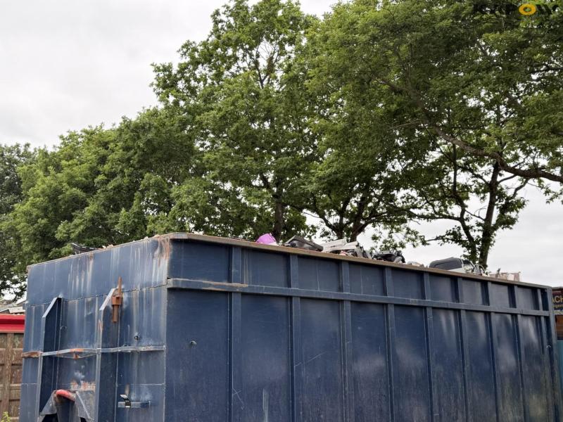 Container 17