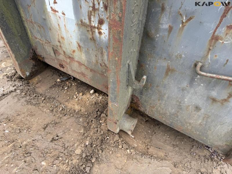 Container 11
