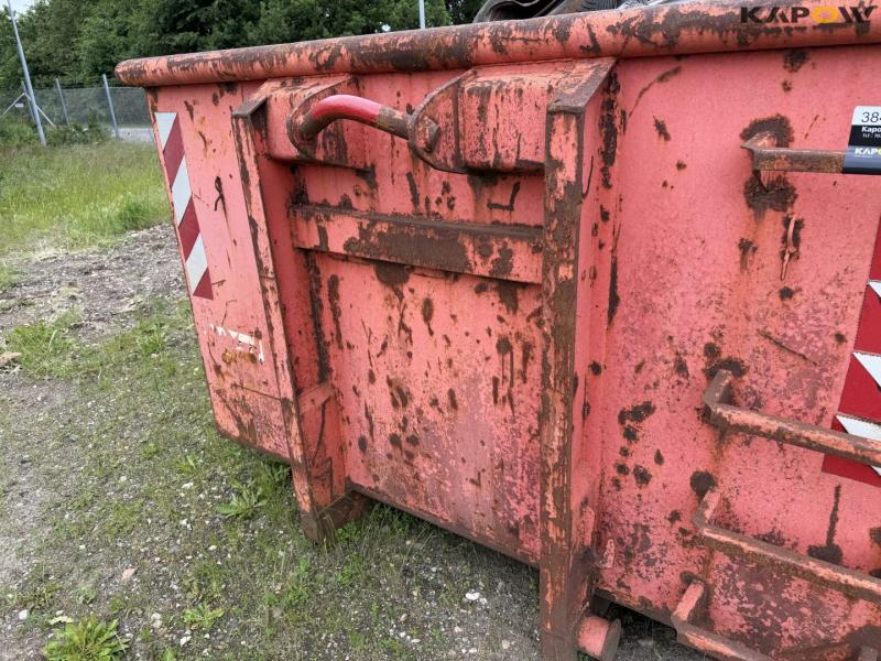 Container 11