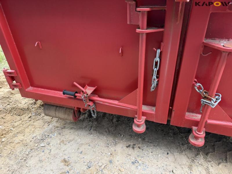 Container 17