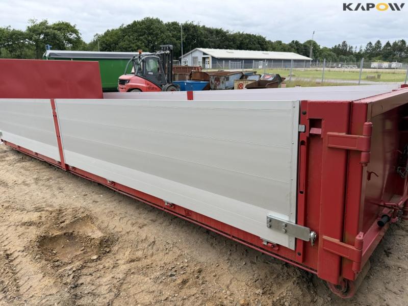 Container 21