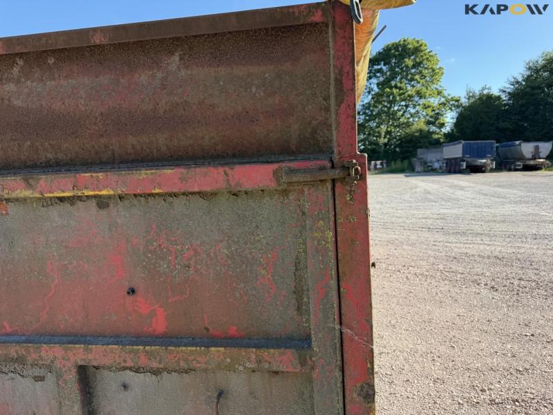 Container 16