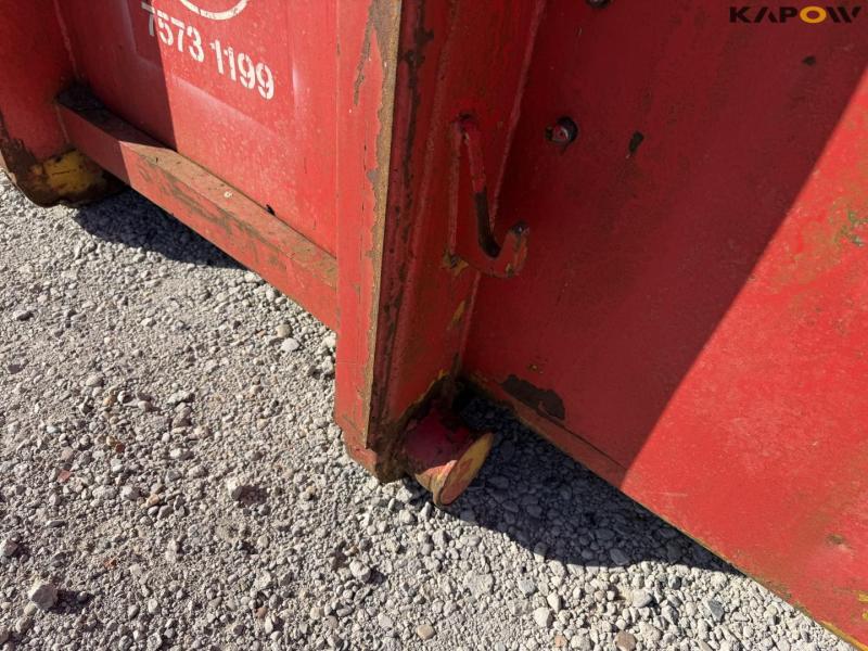 Container 11