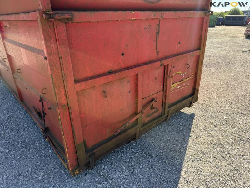 Container 17