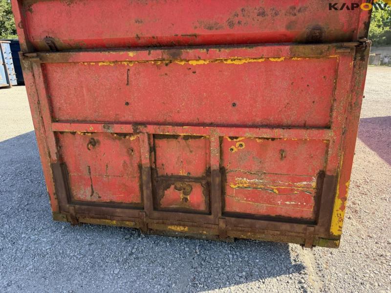Container 16