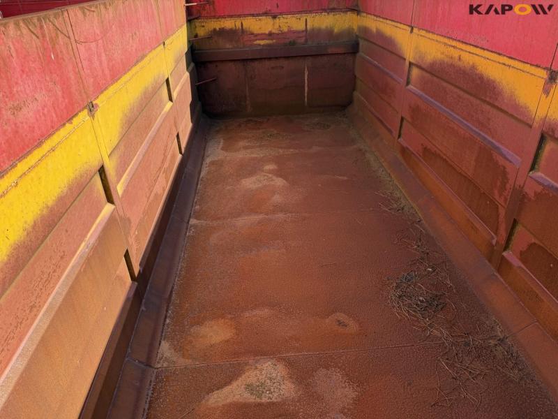 Container 22