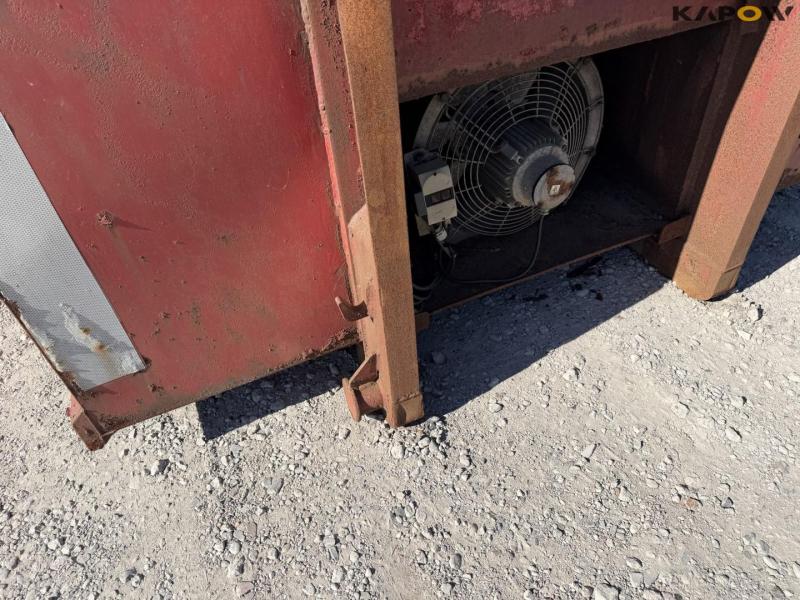 Container 11