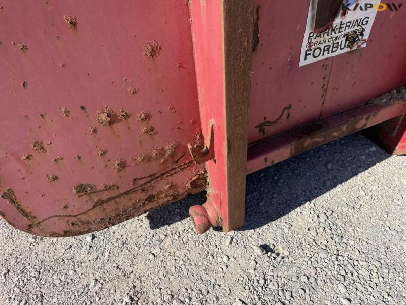 Container 11