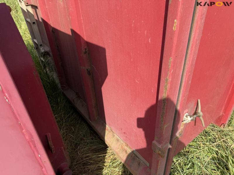 Container 17