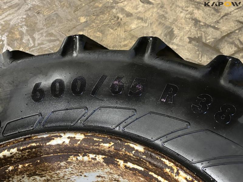 Continental 600/65-R38 wheels 9