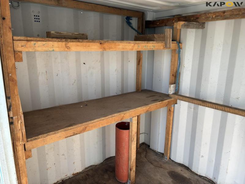 DanContainer with shelves 20
