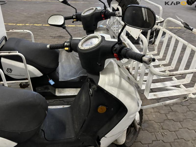 DAO 365 Electric moped 14