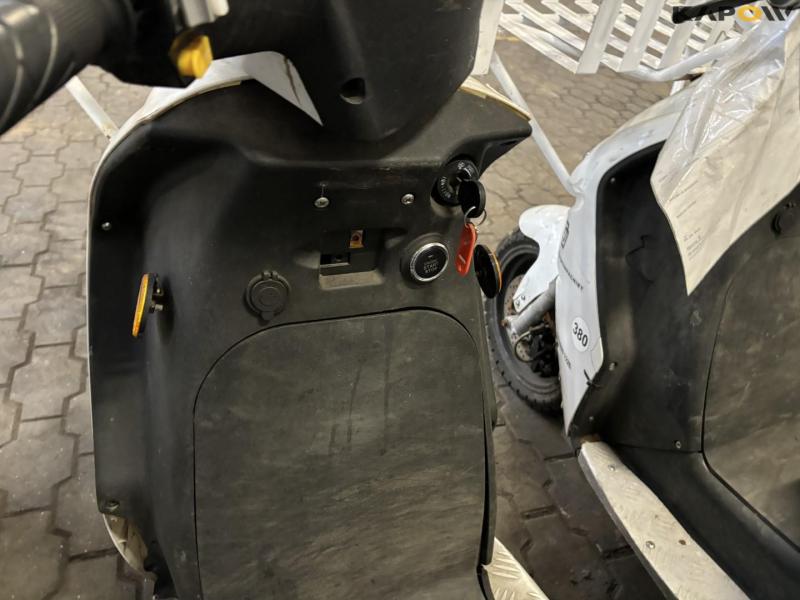 DAO 365 Electric moped 14