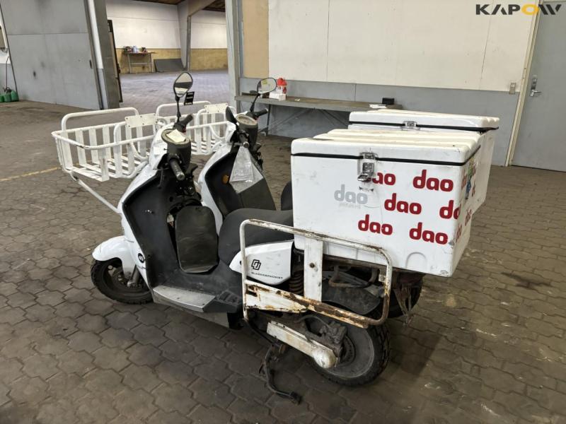 DAO 365 Electric moped 7
