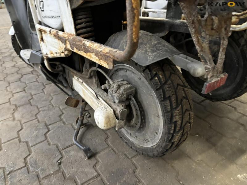 DAO 365 Electric moped 23