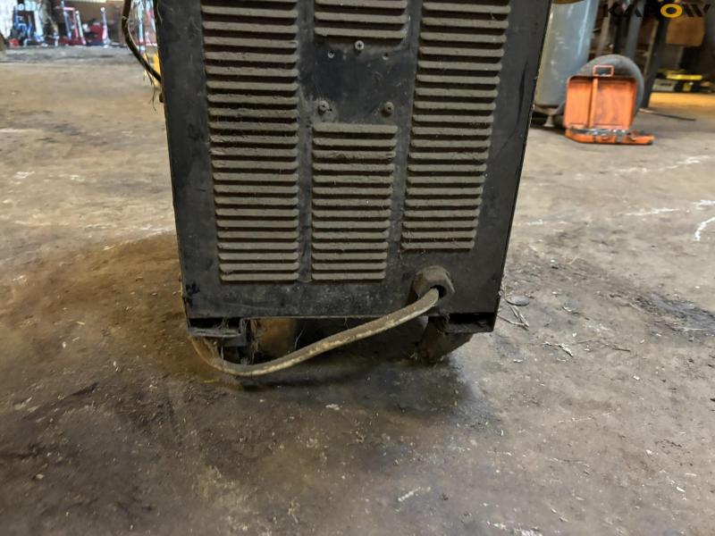 Deca Primus 260E welder 13