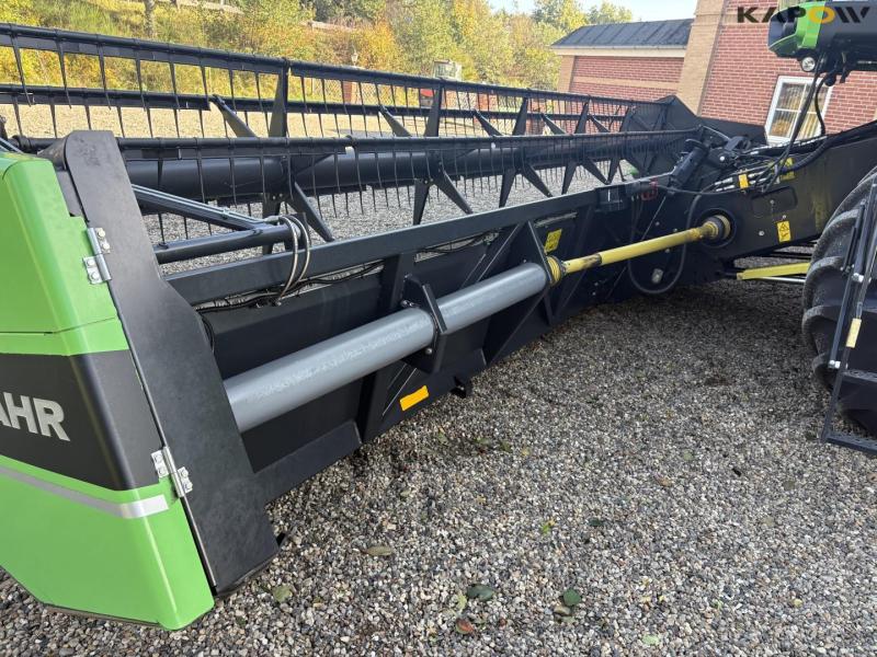 Deutz Fahr C9306 TS combine harvester 12