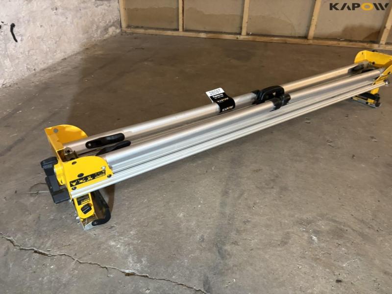 Dewalt DWS777-QS gear saw with table 13