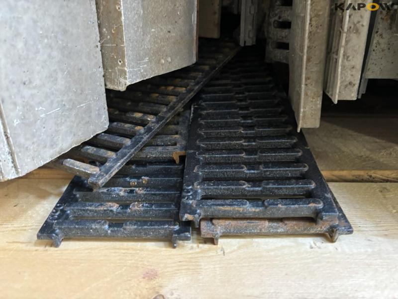Miscellaneous construction equipment 21