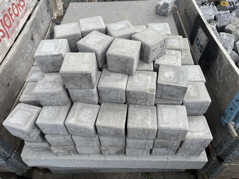 Various paving stones 26