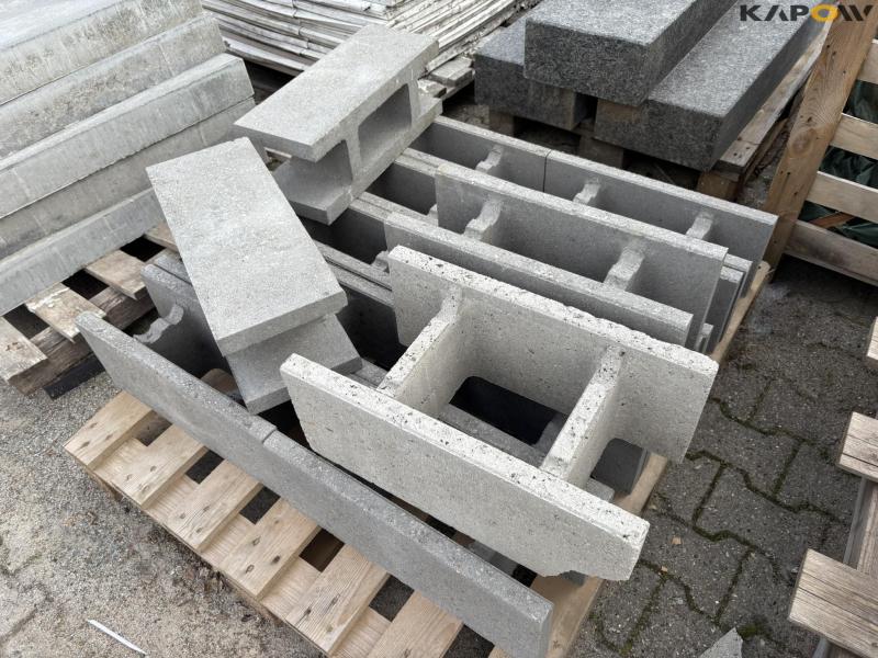 Various paving stones 78