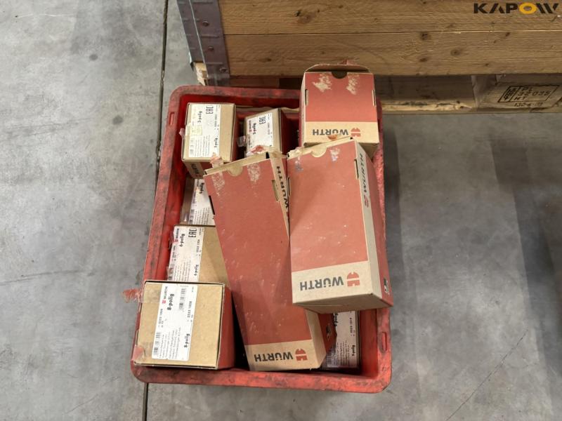 Various bolts, screws and nuts 32