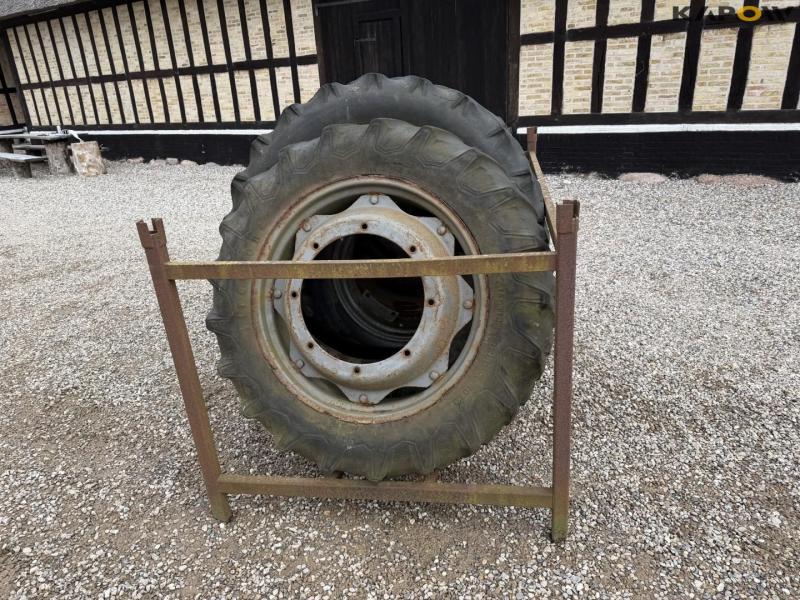 Various tires/wheels 8