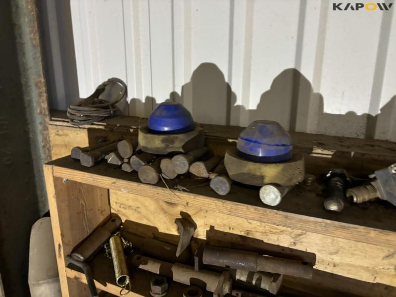 Various parts on wall 4