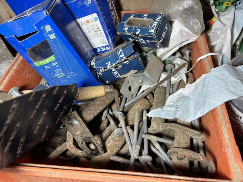 Miscellaneous parts 32