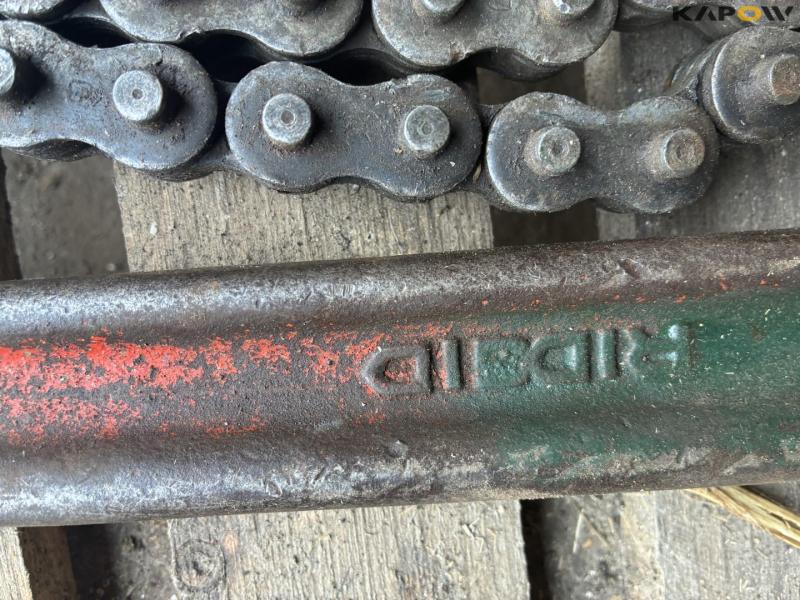 Various retaining tools 9